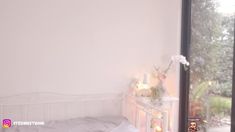 Snapshot of milky_0 chatting on 03.26.26 milky_0 online show from 03.26.26