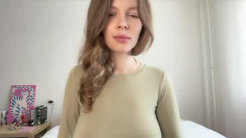 Snapshot of milky__way_ chatting on 05.17.26 milky__way_ online show from 05.17.26