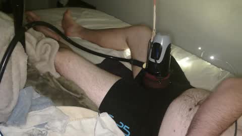 Snapshot of milky_fish chatting on 11.20.25 milky_fish online show from 11.20.25