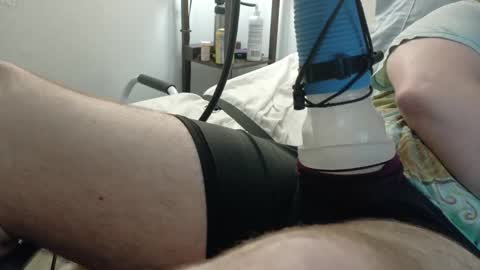 Snapshot of milky_fish chatting on 04.12.26 milky_fish online show from 04.12.26