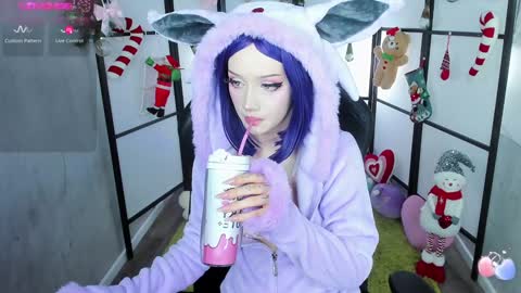 Snapshot of milkycute chatting on 01.04.25 milky cute online show from 01.04.25