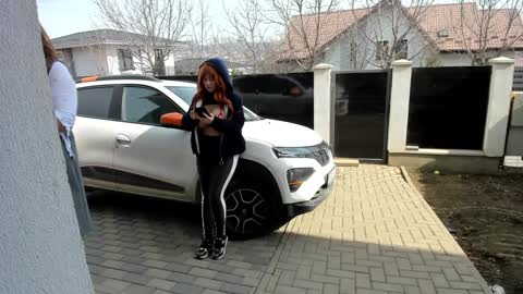 Snapshot of milkykandy chatting on 03.11.25 Livia online show from 03.11.25