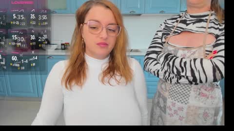 Snapshot of milkykandy chatting on 09.19.25 Livia online show from 09.19.25