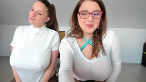 Snapshot of milkykandy chatting on 03.08.26 Livia online show from 03.08.26