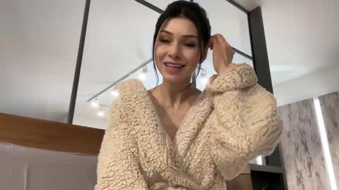 milla bella online show from 12.04.25