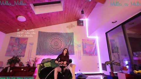 milla_milla online show from 01.10.25