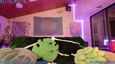 milla_milla online show from 10.07.25