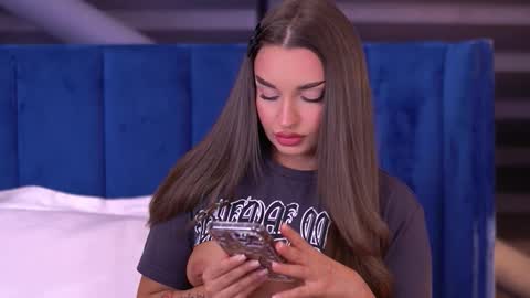 Snapshot of milla_serene chatting on 10.15.25 Milla online show from 10.15.25