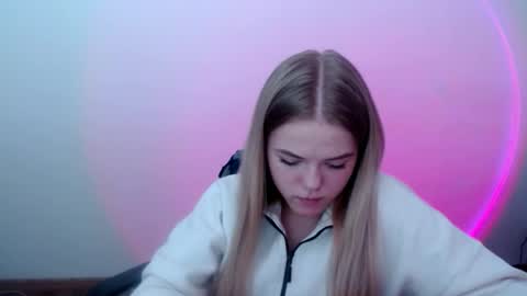 Snapshot of millaloveli chatting on 03.06.26 millaloveli online show from 03.06.26