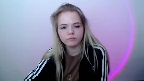 Snapshot of millaloveli chatting on 03.11.26 millaloveli online show from 03.11.26