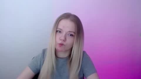 Snapshot of millaloveli chatting on 04.08.26 millaloveli online show from 04.08.26