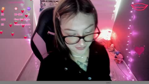 Snapshot of millandiux chatting on 02.03.25 millandiux online show from 02.03.25
