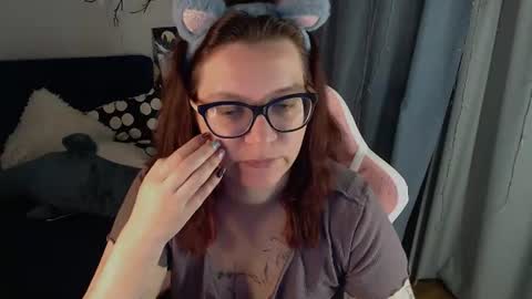 Snapshot of millapoolys chatting on 06.11.26 Milla online show from 06.11.26