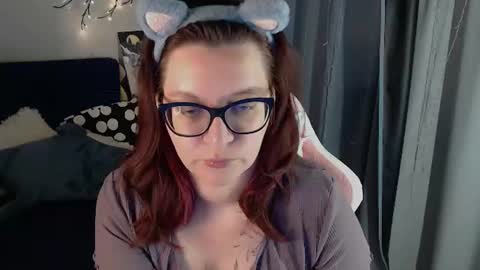 Snapshot of millapoolys chatting on 06.14.26 Milla online show from 06.14.26