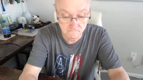 Snapshot of millenium0129 chatting on 02.26.25 millenium0129 online show from 02.26.25