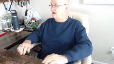 Snapshot of millenium0129 chatting on 10.29.25 millenium0129 online show from 10.29.25