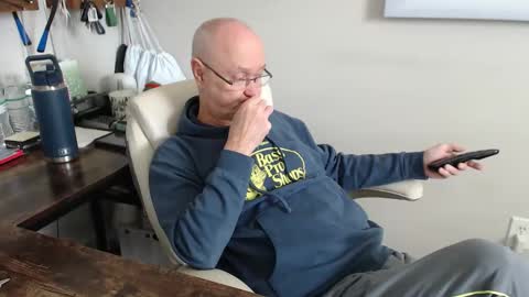 Snapshot of millenium0129 chatting on 10.30.25 millenium0129 online show from 10.30.25