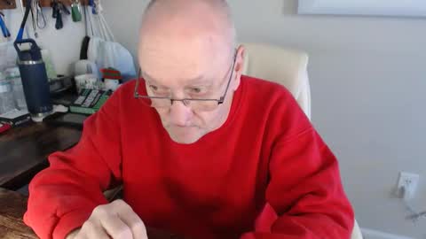 Snapshot of millenium0129 chatting on 12.02.25 millenium0129 online show from 12.02.25