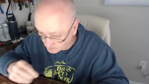 Snapshot of millenium0129 chatting on 12.04.25 millenium0129 online show from 12.04.25