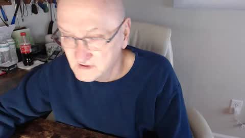 Snapshot of millenium0129 chatting on 12.22.25 millenium0129 online show from 12.22.25