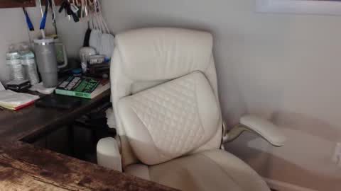 Snapshot of millenium0129 chatting on 01.19.26 millenium0129 online show from 01.19.26