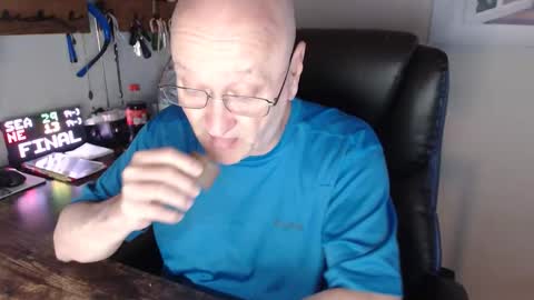 Snapshot of millenium0129 chatting on 04.05.26 millenium0129 online show from 04.05.26