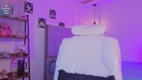 miller_vanessa_ online show from 05.26.26