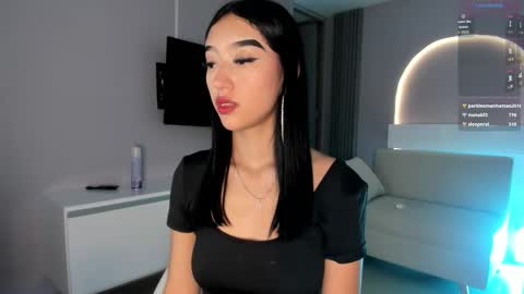 Snapshot of millieskinny_ chatting on 10.11.25 Ana Maria online show from 10.11.25