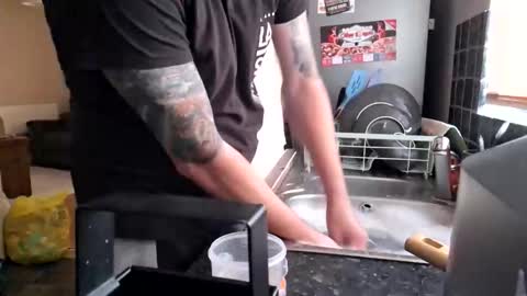 Snapshot of millionthmile94 chatting on 10.09.25 MillionthMile online show from 10.09.25