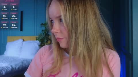 Snapshot of milly_shy chatting on 12.17.25 Milly online show from 12.17.25