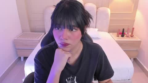 millyevans1 online show from 04.22.26