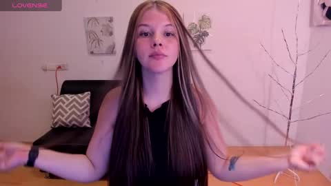 Snapshot of millysandler chatting on 12.24.24 Milly online show from 12.24.24