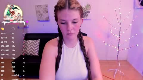 Snapshot of millysandler chatting on 01.11.25 Milly online show from 01.11.25