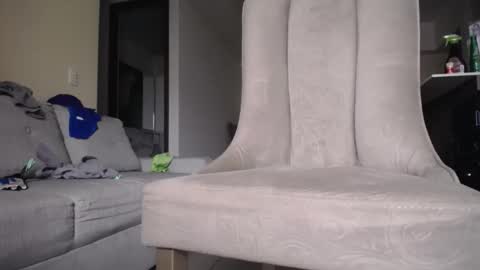 Snapshot of milostructor chatting on 04.29.26 miloslove online show from 04.29.26