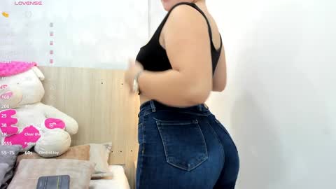 Milu Gomez online show from 12.15.24