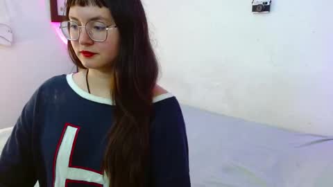 mily_baker online show from 12.04.25