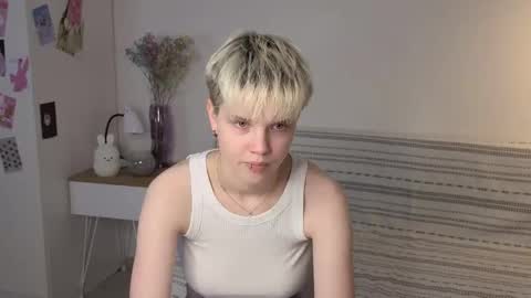 Snapshot of mimipuff chatting on 10.22.25 Sonya online show from 10.22.25