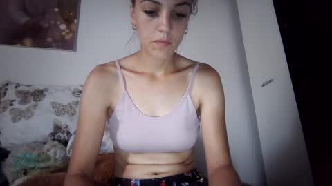 Snapshot of mimy31 chatting on 07.19.26 mimy31 online show from 07.19.26