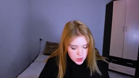 hi Im Mina  online show from 12.19.25