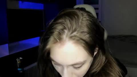 Snapshot of minadzukii chatting on 11.19.25 minadzukii online show from 11.19.25