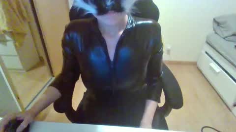 MinaMask online show from 03.04.26