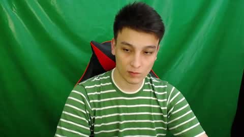 Snapshot of minato_kono chatting on 10.18.25 minato_kono online show from 10.18.25