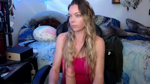 Mindy Mars online show from 03.10.25