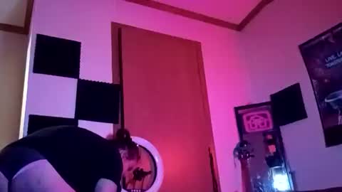 mindyourvib3z online show from 06.18.26
