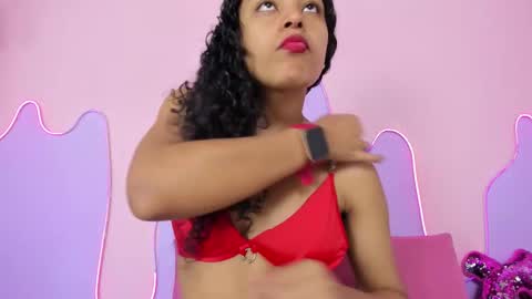 Snapshot of mingie_rouse chatting on 11.21.25 Mingie online show from 11.21.25