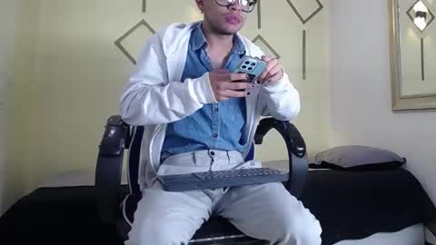 Snapshot of minho_reyes chatting on 12.03.25 Minho Reyes online show from 12.03.25