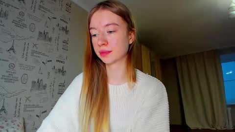 Snapshot of minidiva_ chatting on 12.21.25 Amelia online show from 12.21.25