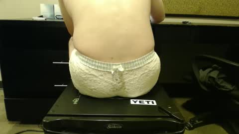 Snapshot of minime1920 chatting on 10.21.25 minime1920 online show from 10.21.25