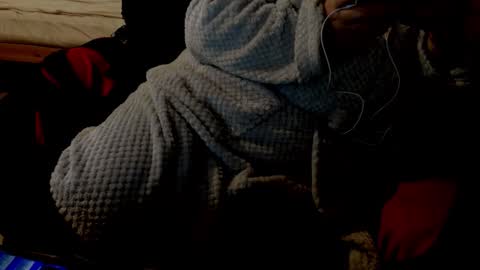 Snapshot of minka0 chatting on 12.01.25 minka0 online show from 12.01.25