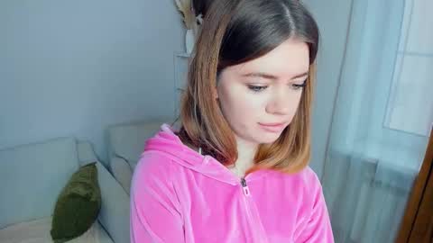 Snapshot of mintykisss chatting on 12.16.25 Linda online show from 12.16.25